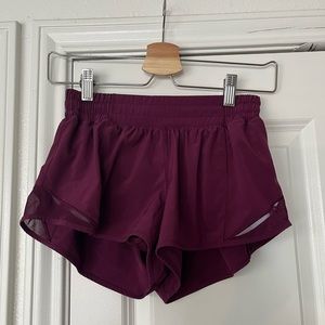 Lulu Lemon Hotty Hot 2.5 Short
